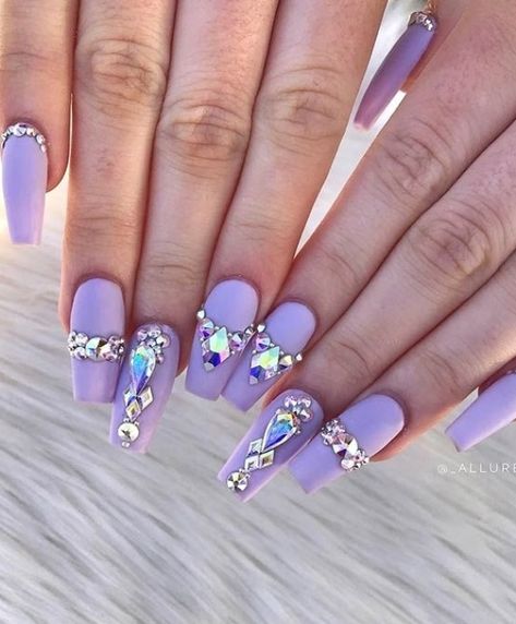 White Nails With Purple Rhinestones, Lilac Nails With Gems, Rhinestone Nails Purple, Purple Diamond Nails, Purple Nails With Rhinestones, Glitzy Nails, Turquoise Nail Designs, Diamond Nail Designs, Light Purple Nails