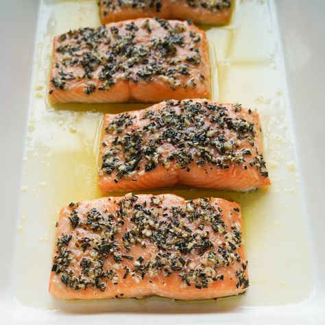 Herb Salmon Herb Salmon Recipes, Rosemary Salmon, Salmon Fillet Recipes, Herb Salmon, Fresh Salmon, Garlic Olive Oil, Herb Seasoning, Roasted Salmon, Salmon Recipe