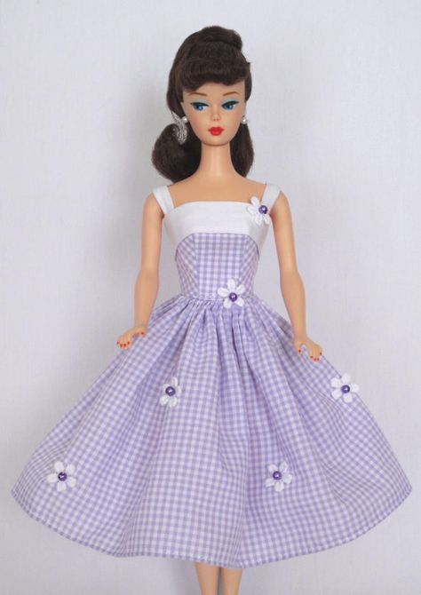 Hurry Up Spring - Vintage Barbie Doll Dress & Stole Reproduction Barbie Clothes | #1722053845 Vintage Barbie Outfits, Barbie Doll Dress, Vintage Doll Dress, 60s Toys, Outfit Barbie, Dress Stole, Barbie Dress Pattern, Barbie Sewing