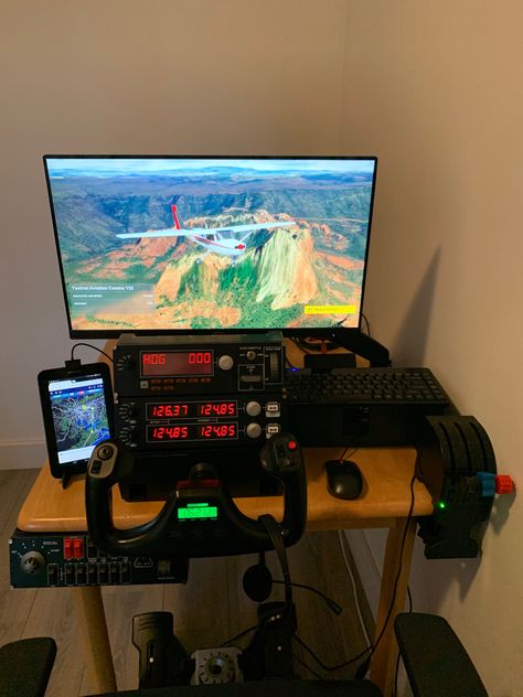 Flight Simulator Setup, Flight Simulator Cockpit, Simulator Games, Home Game Room, Cessna 172, Cool Room Decor, Pilot Training, Racing Simulator, Room Redesign