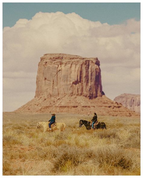 American Western Aesthetic, Country Mountains, Moody Cowboy Aesthetic, Wild West Photography, Western Landscape Photography, West World, 70s Western Aesthetic, Western Illustration, Dillon Montana