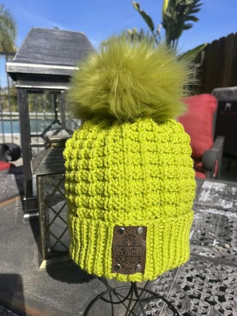 Grinch Everything (Grinch fans) | We sell Grinch beanies | Facebook Grinch Crafts, Grinch, Pom Pom, Fan