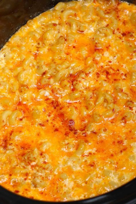 Trisha Yearwood Mac And Cheese, Mac And Cheese Crockpot, Easy Crockpot Mac And Cheese Recipe, Crockpot Mac And Cheese Recipe, Macncheese Recipe, Mac N Cheese Crockpot, Crockpot Mac N Cheese Recipe, Mac And Cheese Recipe Soul Food, Southern Mac And Cheese