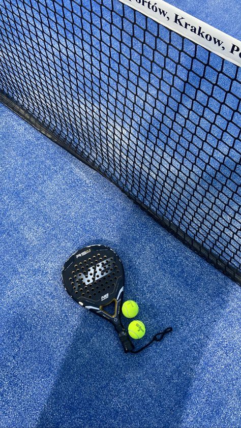 Paddle Tennis Aesthetic, وادي رم, Fake Injury, Paddle Tennis, Black And White Wallpaper Iphone, Tennis Aesthetic, Chanel Fragrance, Paddle Ball, Ball Aesthetic