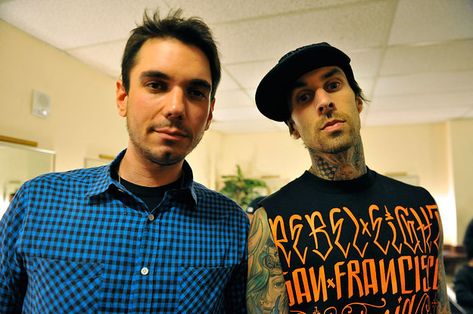 Travis Barker Commemorated His Late Friend DJ AM — Who Survived The Deadly 2008 Plane Crash With Him — While On His Second Flight In More Than A Decade To Italy Dj Am, 14th Anniversary, Travis Barker, Rock Artists, Blink 182, Kourtney Kardashian, One In A Million, Instagram Story, Flight