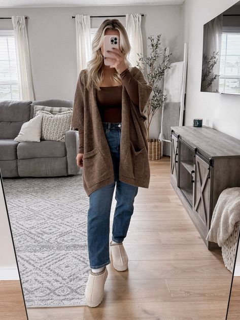 Winter Sahm Outfits, Simple Everyday Outfits Winter, Comfy Feminine Outfits, 27 Year Old Fashion Outfits, Womens Style Inspiration, Running Late Outfits, Everyday Mom Outfits, Cute Cozy Outfits, Fall Fashion Comfy