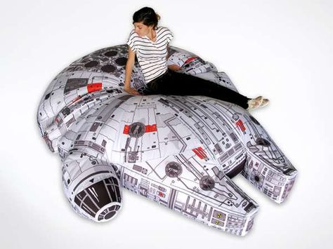 21 Star Wars Furniture Designs Star Wars Bean Bag, Star Wars Furniture, Decoracion Star Wars, Geek Home Decor, Star Wars Room, Millenium Falcon, Geek Decor, Mark Hamill, Nerd Life