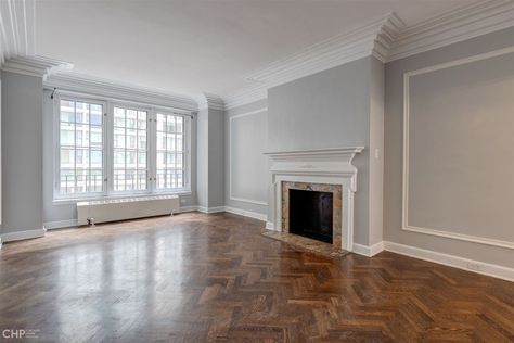 421 W Melrose, Unit 7D, Chicago, IL 60657 - Lakeview Lakeview Chicago, Chicago Interiors, Chicago Interior Design, Art Deco Tiles, Picture Frame Molding, Herringbone Design, Public Transportation, Roof Deck, Entry Foyer