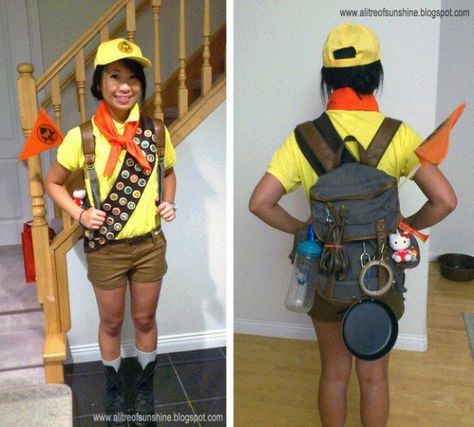 Disney Costumes niño up - Los disfraces siempre se verán mejor en su versión femenina. Disfraz Up, Russell From Up, Russel Up, Themed Halloween Costumes, Disney Costume, Wilderness Explorer, Costume Tutorial, Diy Kostüm, Disney Halloween Costumes