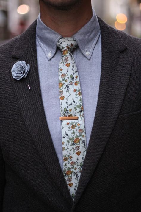 Floral Fashion Trends Magazine, Fashion Trend Inspiration, Estilo Hipster, Lapel Flower, Fashion Trends Winter, Sharp Dressed Man, Marriage Ceremony, Modern Gentleman, Mens Formal