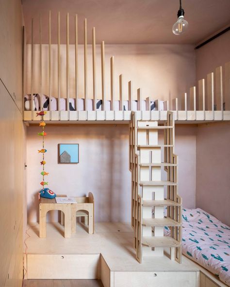 Built In Furniture, London House, Bohemian Bedroom Decor, Built In Desk, Bunk Bed, Childrens Bedrooms, Built In Storage, Bunk Beds, Kids Bedroom