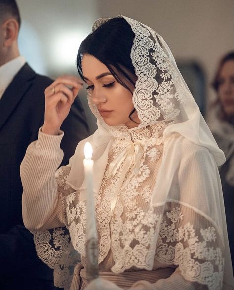 Wedding Head Covering, Catholic Wedding Dresses Traditional, Traditional Catholic Wedding Dress, Catholic Wedding Dresses, Mass Outfit, Christian Veiling, Christian Veils, Modest Christian Clothing, Chapel Veil Catholic