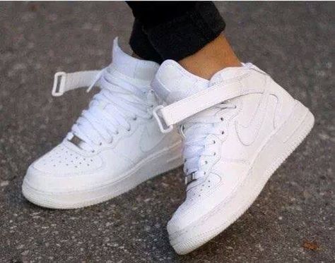 Nike cute white tall shoes Nike Free Run, Baskets Nike, Nike Free Shoes, Nike Free Runs, Nike Shoes Outlet, Air Jordan Shoes, Nike Shoes Women, Shoes Outlet, Nike Outfits