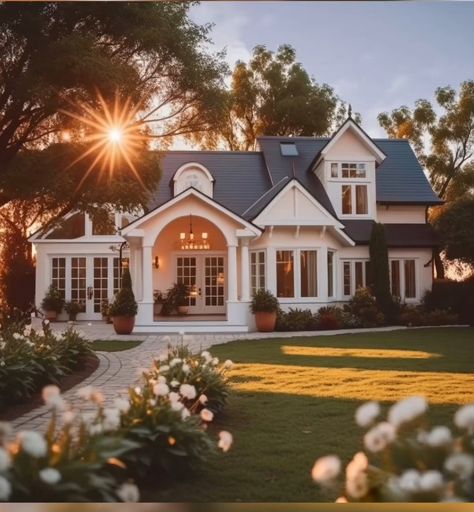 California House Aesthetic Exterior, Home Vision Board House, House Owner Aesthetic, Dream House Exterior Cottage, Family Homes Exterior, Dream House Exterior Modern Beautiful, House Astethic, Family Home Aesthetic, Future Home Aesthetic