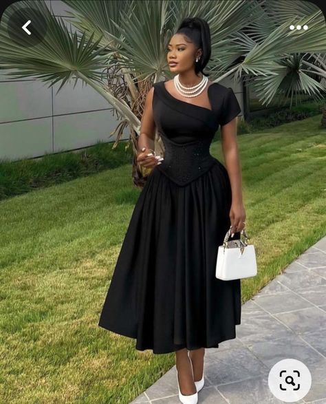 Christening Outfit Women, African Print Skirt Ankara Styles, Work Dinner Outfit, Classy Style Outfits, Simple Dress Styles, Dinner Gowns, Chic Dress Classy, Black Dresses Classy, Dinner Dress Classy