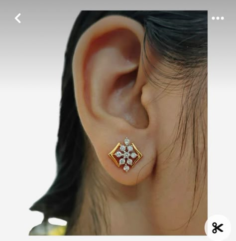 Small Earrings Studs Diamonds, Gold Ear Rings Designs Daily Wear, Daily Wear Earrings Gold Indian Studs, Diamond Earrings Indian Daily Wear, Ear Rings Gold Indian Daily Wear, Daily Wear Earrings Gold Indian, Daily Use Gold Earrings Indian, Gold Studs Earrings Indian, Indian Daily Wear