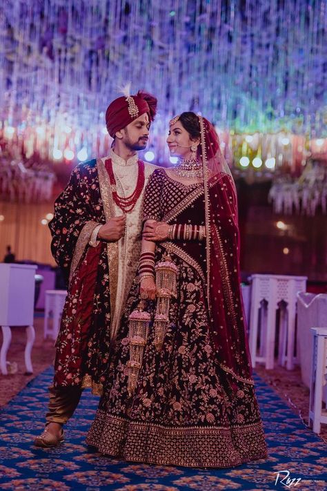 "I Rented One Of My Wedding Outfits & Have Zero Regrets!" Dulahan Poj, Bride And Groom Indian Wedding Outfit, Indian Wedding Outfit Bride, Bride Groom Photoshoot, Bride Groom Poses, Indian Bride Poses, Photography Birthday, Indian Bride Photography Poses, Groom Dress Men