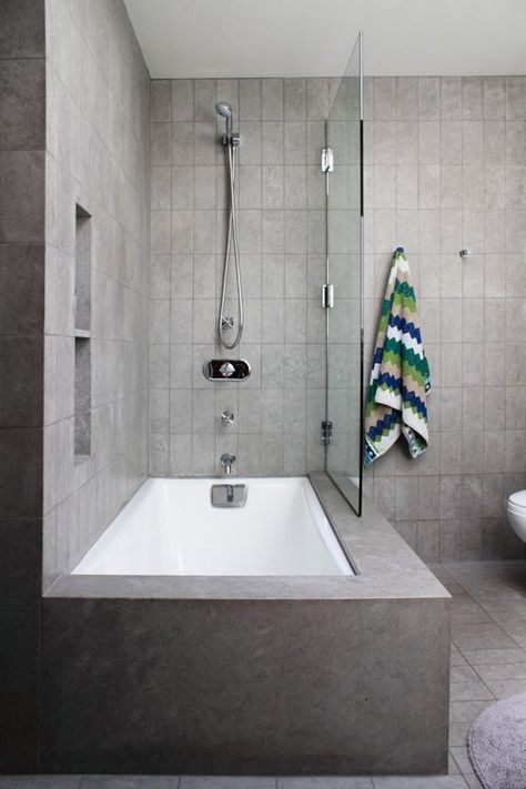 5 Fresh Ways to Shake Up the Look of a Bathtub/Shower Combo                                                                                                                                                     More Bathroom Tub Shower Combo, Bathtub Shower Combo, Bathroom Tub Shower, Tub Ideas, Bad Inspiration, Soaker Tub, Bathroom Tub, Tub Shower Combo, Trendy Bathroom