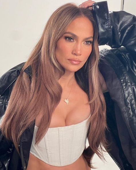 Glowing Skin Diet, Jlo Style, Famous Females, Female Celebrities, Elegant Nails, Hollywood Glam, Baddie Hairstyles, Light Brown Hair, I Love Girls