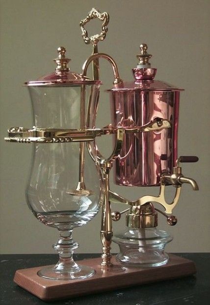 Syphon Coffee Maker, Vacuum Coffee Maker, Syphon Coffee, Steampunk Coffee, Siphon Coffee, Coffee Makers, Steampunk Art, Turkish Coffee, Coffee Cafe