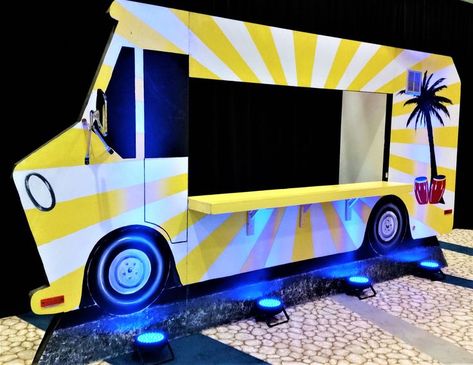 Food Truck Facade | Food truck party, Food truck, Truck party decorations Truck Design Ideas, Truck Party Decorations, Food Truck Party, Dump Truck Birthday Party, Maker Fun Factory, Cool Things To Build, Post Prom, Hot Dog Bar, Trendy Food