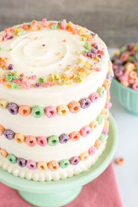 Transform your favourite breakfast cereal into this delicious Froot Loops Cake! Vanilla cake layers infused with cereal milk. | livforcake.com Smores Cereal, Cereal Cupcakes, Cereal Popsicles, Cereal Ideas, Cereal Desserts, Cereal Healthy, Cereal Party, Paleo Cereal, Kashi Cereal