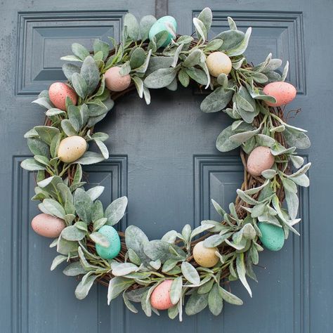 Diy Easter Wreath, Diy Osterschmuck, Diy Frühling, Easter Wreath Diy, Easter Centerpiece, Dollar Store Hacks, Easter Decorations Dollar Store, Easter Inspiration, Easter Decorations Outdoor