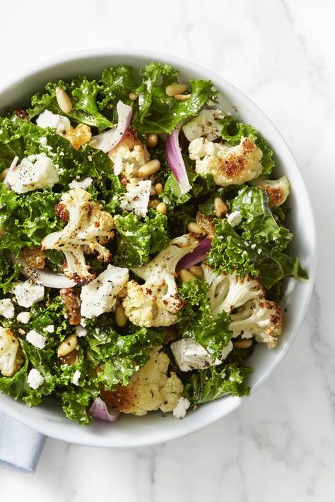 Cauliflower Kale Salad, Yakimeshi Recipe, Easy Kale Recipes, Roasted Cauliflower Salad, Easy Japanese Recipes, Cauliflower Salad, Kale Recipes, Yummy Salad Recipes, 1200 Calories