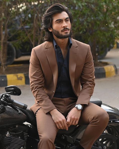 Ceo Looks Men, Brown Formal Outfit Men, Suit Styles For Men, Haroon Kadwani, Indian Wedding Clothes For Men, Formal Attire For Men, Stylish Men Wear, Fashion Models Men, Blazer Outfits Men