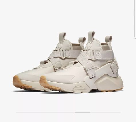 Sock Boot, Mode Shoes, City Woman, Shoes Nike Air, Nike Air Huarache, Air Huarache, Bow Sneakers, Nike Shoes Women, Dream Shoes