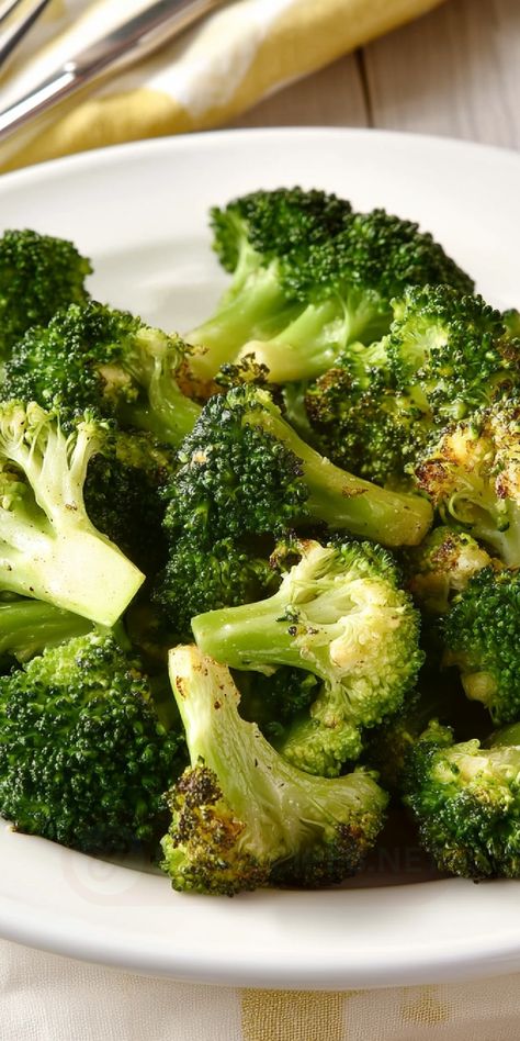 Enjoy this air fryer broccoli recipe, tossed in olive oil, tamari, and garlic. Crispy, healthy, and ready in under 10 minutes! Air Fryer Broccoli, Cider Donuts Recipe, Apple Cider Donuts Recipe, Broccoli Crowns, Best Air Fryer, Broccoli Recipe, Best Air Fryers, Lentil Stew, Frozen Broccoli