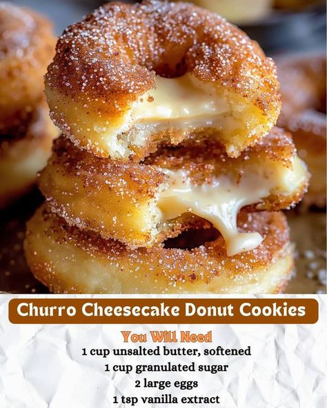 Recipe Mingle Cheesecake Doughnut, Churro Recipes, Cheesecake Donut, Caramel Donut, Donut Cookies, Doughnut Recipes, Money Food, Churro Cheesecake, Churros Recipe