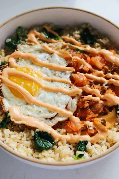 Eggs And Rice Recipes, Egg And Rice Bowl, Fried Egg And Rice, Gochujang Mayo, Egg And Rice, Egg Rice Recipe, Rice And Eggs, Egg Rice Bowl, Eggs And Rice