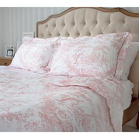 Luxurious French Linen You'll Instantly Fall For Pink Toile Bedding, Pink French Bedroom, French Style Bedrooms, French Country Bedrooms Romantic, French Themed Bedroom, French Country Cottage Bedroom, Pink Bed Linen, French Inspired Bedroom, French Style Bedroom Furniture