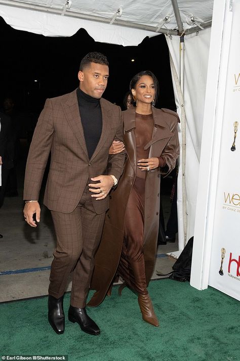 Brown Suit With Turtleneck Men, Holiday Party Outfit Men Casual, Brown Suit Black Shirt, Brown Prom Suits For Black Men, Brown Prom Suit, Black And Brown Suit, Suit With Turtleneck Men, Prom Ideas Men, Carpet Moodboard