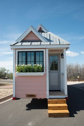 Backyard Tiny Guest House Interior, Tiny House Front Porch Ideas, Shabby Chic Tiny House, Backyard Mini House, Retro Tiny House, Building Tiny House Diy, Tiny House Landscaping, Small Fancy House, Cottagecore Tiny House