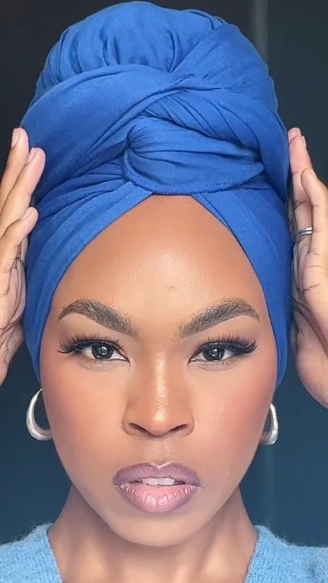 Hair Scarf Tutorial, Headwrap Hairstyles, African Hair Wrap, Stile Hijab, Hair Wrap Scarf, Hair Scarf Styles, Afrikaanse Mode, Head Scarf Styles, African Head Wraps