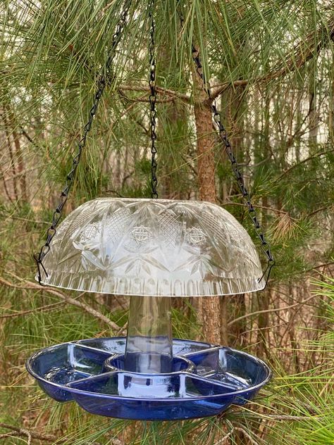 Dollar Tree DIY Bird Feeder - The Shabby Tree Cardinal Bird Feeder, Bird Feeders Diy, Bird Feeder Diy, Bird Feeder Station, Backyard Birds Sanctuary, Backyard Birds Feeders, Bird Feeder Craft, Bird Feeding Station, Homemade Bird Feeders