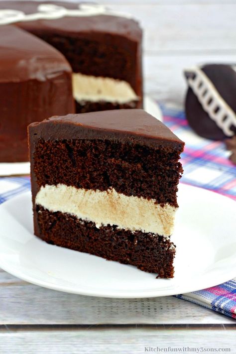 Copycat Ding Dong Cake Recipe Ding Dong Cake Recipe, Ding Dong Cake, Praline Recipe, Perfect Chocolate Cake, Cake Filling Recipes, Kitchen Fun, Delicious Cream, Moist Chocolate Cake, Cake Fillings