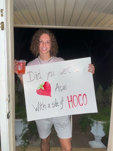 Promposal Ideas Coffee, Fun Hoco Hairstyles, Homecoming Proposal Ideas Starbucks, Diet Coke Hoco Proposal, Dunkin Hoco Proposal, Starbucks Promposal Ideas, Hoco Boards Ideas, Starbucks Hoco Proposals Ideas, Hoco Proposals Ideas Starbucks