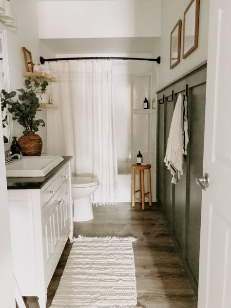 Guest Bathroom Remodel, Bathroom Organization Ideas, White Shower Curtain, Hall Bathroom, Bathroom Inspiration Decor, Boys Bathroom, Bathroom Update, Girls Bathroom, Downstairs Bathroom