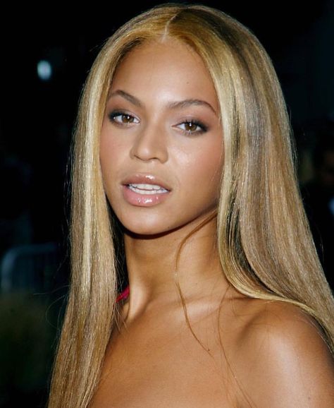 2000s on Instagram: “Beyonce.” Beyonce Blonde Hair, Beyonce Hair Color, 2000s Beyonce, Beyonce Makeup, Beyonce 2000's, Beyonce Blonde, Beyonce Hair, Beyonce Outfits, Beyoncé Giselle Knowles-carter