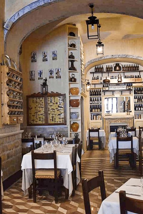 Rome In The Fall, Best Restaurants In Rome Italy, Travestere Rome, Roman Dishes, Restaurants In Italy, Rome Restaurants, Rome Guide, Rome Vacation, Italy Trip Planning