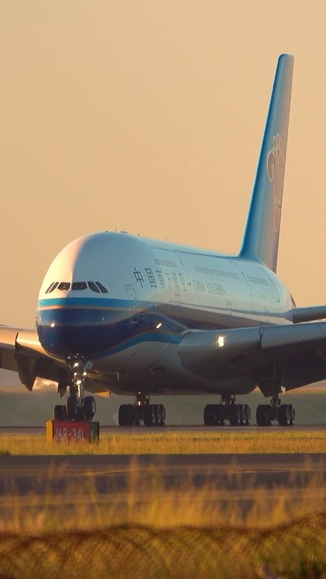 China Southern Airlines, Fly Travel, Plane Spotter, China Airlines, Airplane Wallpaper, Sydney Airport, Best Airlines, Taiping, Airbus A380