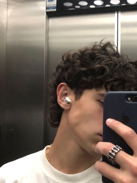 Curly Hair Taper, Boys Haircuts Curly Hair, Mens Haircuts Wavy Hair, Man Haircut, Taper Fade Curly Hair, Mens Hairstyles Curly, Male Haircuts Curly, Really Curly Hair, Surfer Hair