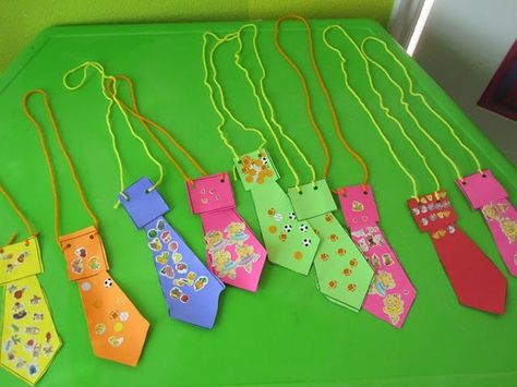 Papa Tag, Thema Circus, Fathers Day Art, Cadeau Parents, Tie Crafts, Alphabet Crafts, Kids Projects, Fancy Nancy, Daycare Crafts