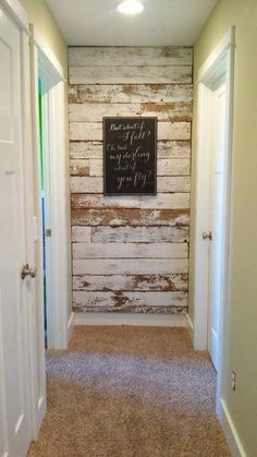 Cheap Hallway Diy Th Cheap Hallway Diy That Always Look Fantastic 07 #DIYHomeDecorTipsAndIdeas Rustic Hallway, Hallway Walls, Hallway Wall Decor, Hallway Wall, Country House Decor, Boho Home, Hallway Decorating, Decor Rustic, My New Room