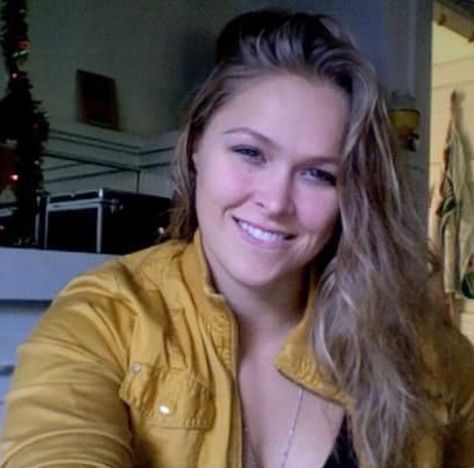 #RondaRousey #TeamRousey #UFC #MMA #Rowdy Rounda Rousey, Ronda Rousey Wwe, Rowdy Ronda, Still Love Her, Ronda Rousey, Rare Photos, Cute Characters, Ufc, Role Models