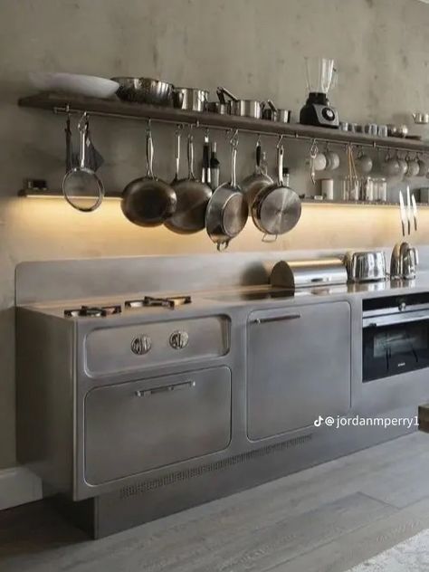 Industrial Kitchen Aesthetic, Steel Utensils, Industrial Style Kitchen, Interior Design Per La Casa, Kitchen Room Design, Design Del Prodotto, Interior Modern, Commercial Kitchen, Style Kitchen