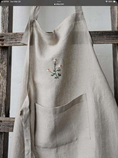 Apron Embroidery, Traditional Aprons, Embroidery Kitchen, Apron Cooking, Apron For Women, Cafe Shop Design, Kitchen Apron, Womens Aprons, Hand Embroidery Art